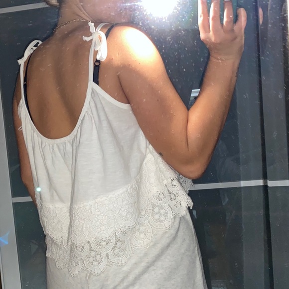 WHITE FLOWY CROPTOP - Picture 3 of 6